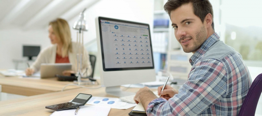 Digital-Marketer mit Tealium iQ